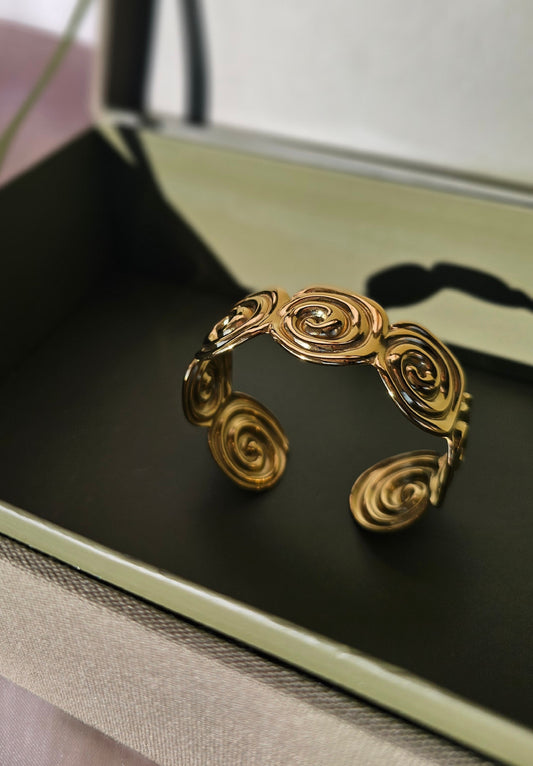 Spiral bracelet